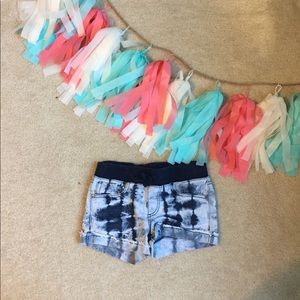 Cute acid wash girls shorts!